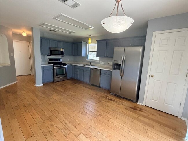 Photo - 17226 Tobermory Dr