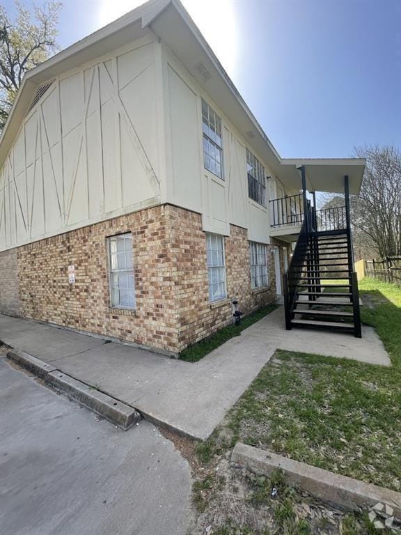 Building Photo - 2000 Randle St Unit A Rental