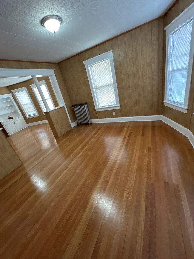 Photo - 72-74 Maple St Unidad 1st Floor