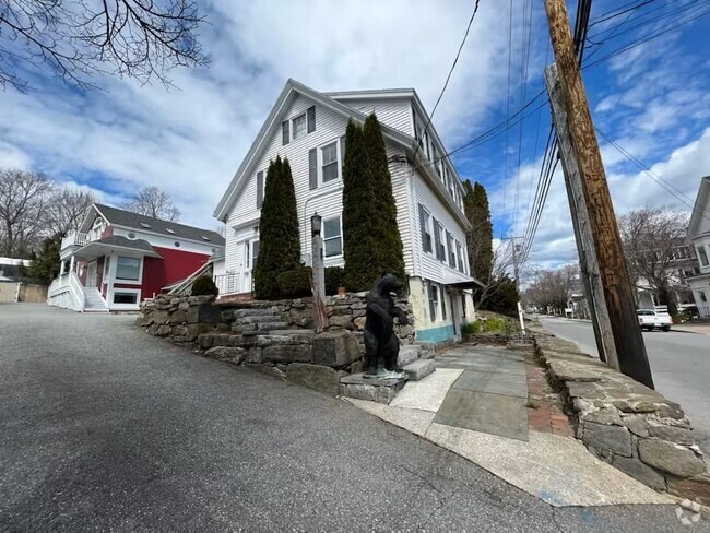 Building Photo - 40 Townsend Ave Unit 40 B Rental
