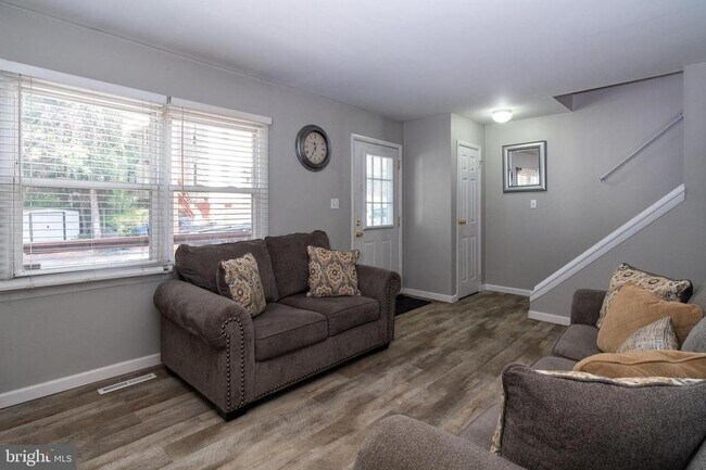 Photo - 106 Walnut St