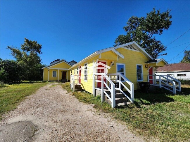 Photo - 2706 Berry St