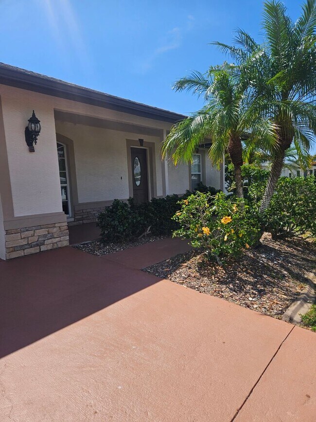 Photo - Port Charlotte Waterfront With Salt Water Pool
