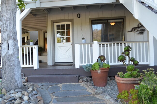 Building Photo - 10233 Soquel Dr Unit B Rental