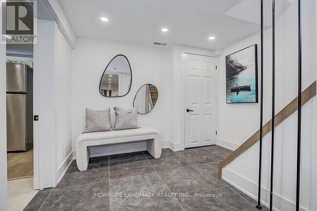 Photo - 304 Kerswell Dr