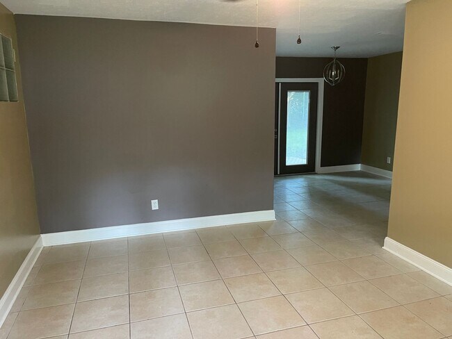 Photo - 3BED/1.5 BATH HOME NEAR LAKE JACKSON