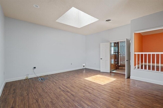 Photo - 2106 Allred Dr