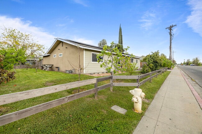 Photo - 1212 S Demaree St