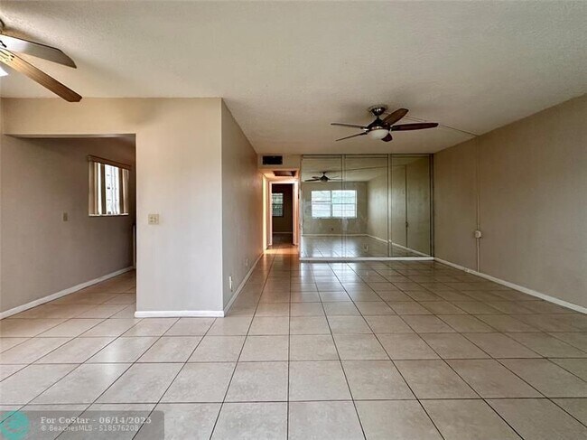 Photo - 378 Durham Cir Unidad 378