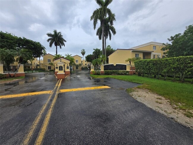 Building Photo - 12605 SW 91st St Unit 112