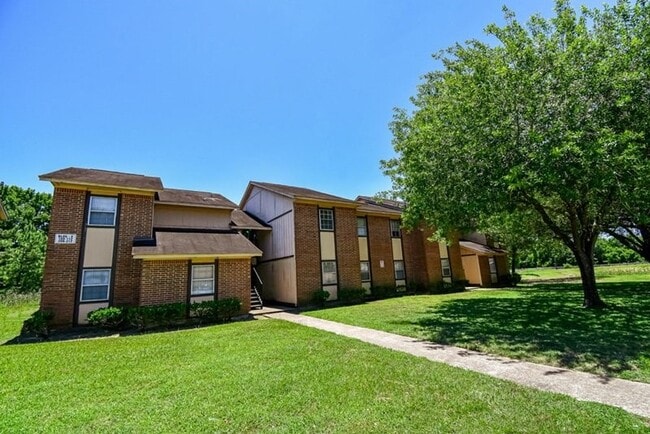 Building Photo - 3025 Waller St Rental
