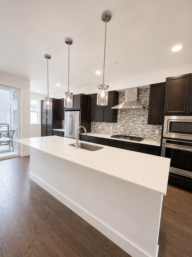Building Photo - 514 Promenade Dr