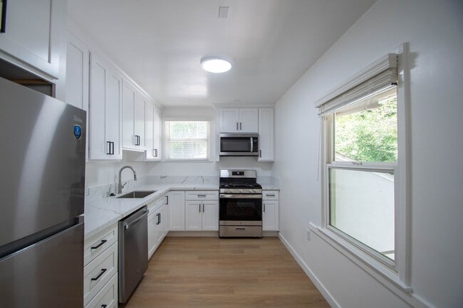 Photo - 14437 Dickens St Unit 14439