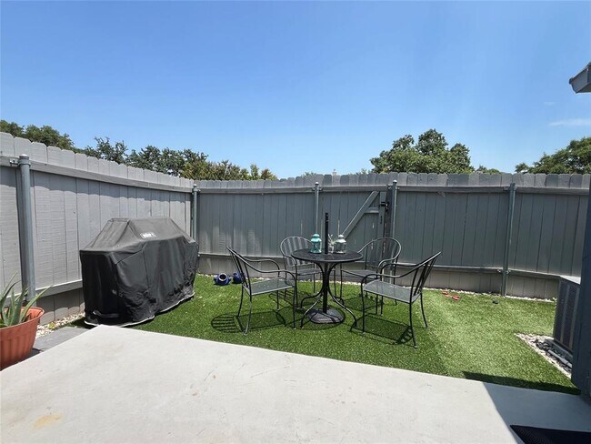 Photo - 1411 Gracy Farms Ln Unit 24