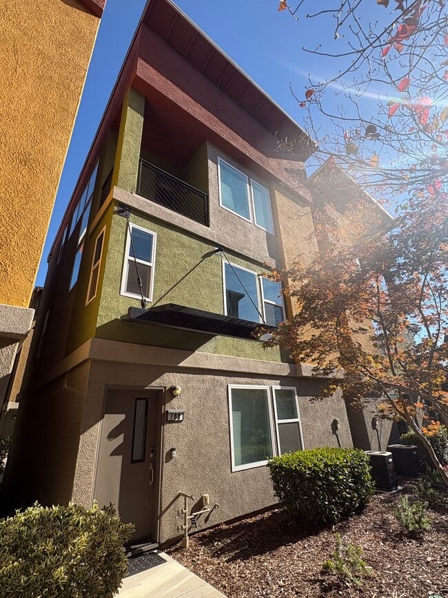 Building Photo - 788 Pearlite Ct