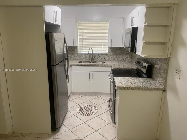 Photo - 400 SE 3rd Ave Unit 106