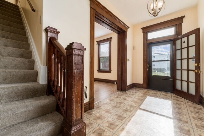 277 S Champion Ave