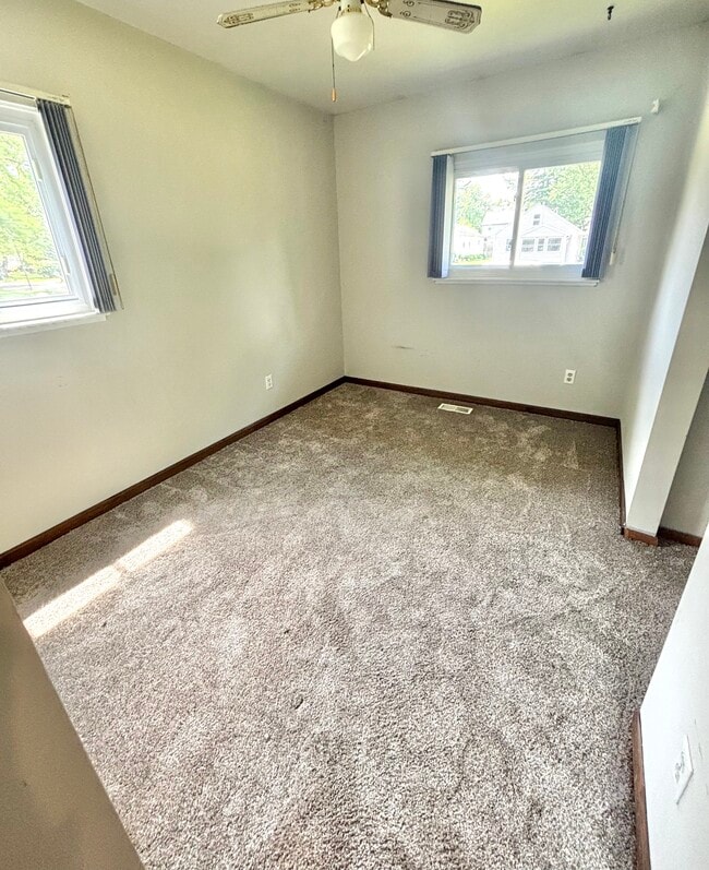 Photo - 3017 Viking St