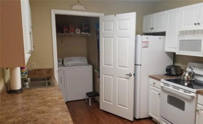 Photo - 4924 Bluffton Pky Unidad 19-206