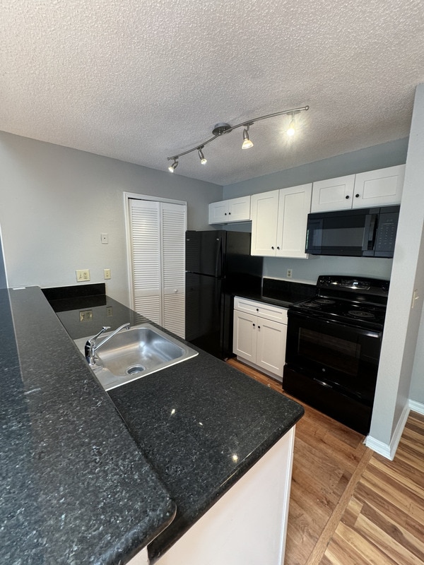 Photo - 6010 Westgate Dr Unit Apt 304
