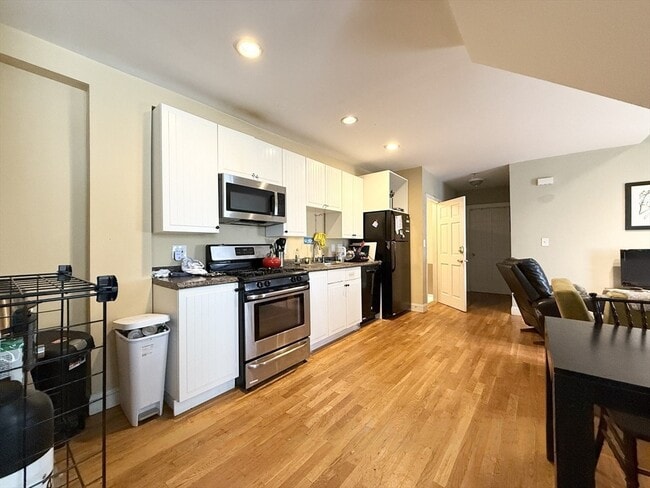 Building Photo - 51 Clifton St Unit 51 Rental