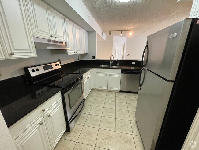 Building Photo - ANNUAL RENTAL 1 BED + DEN/1 BATH AT IBIS CLUB Unit 603
