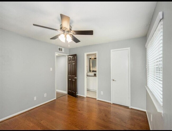 Building Photo - 1114 Augusta Dr