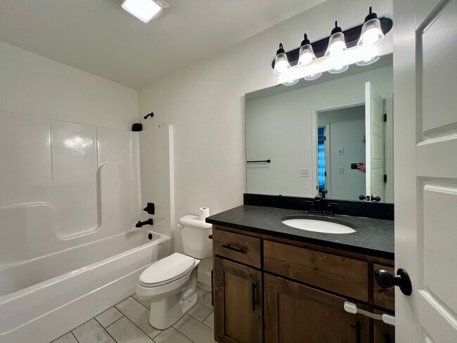 Photo - 1011 Sundance Ln