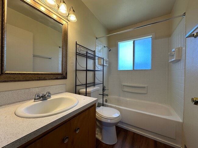 Photo - 903 W Delaware Ave Unit #2