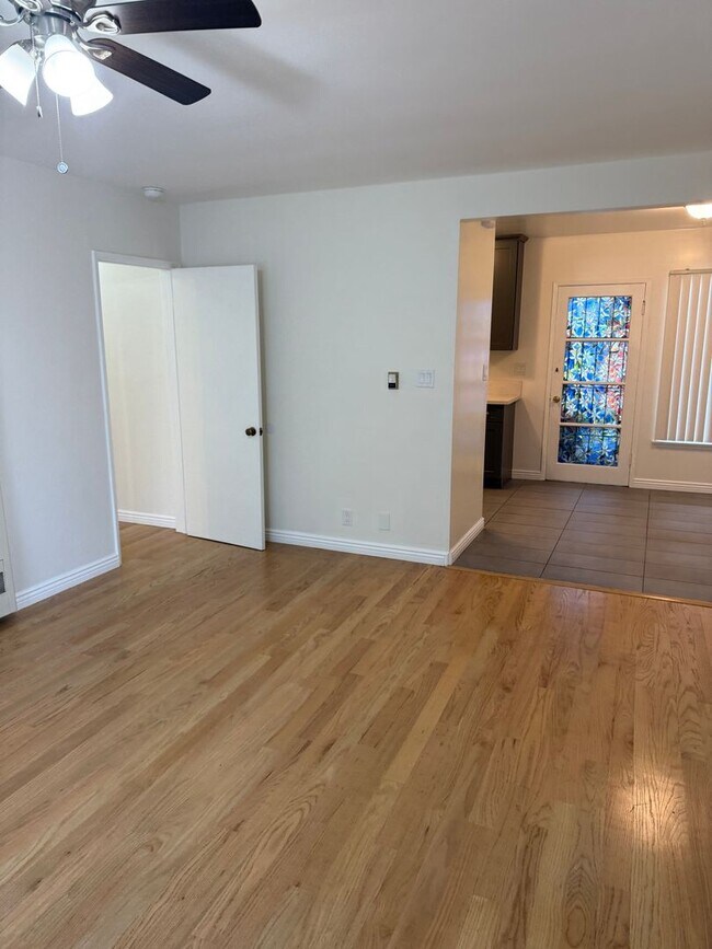 180 S Mountain View Ave Unit E