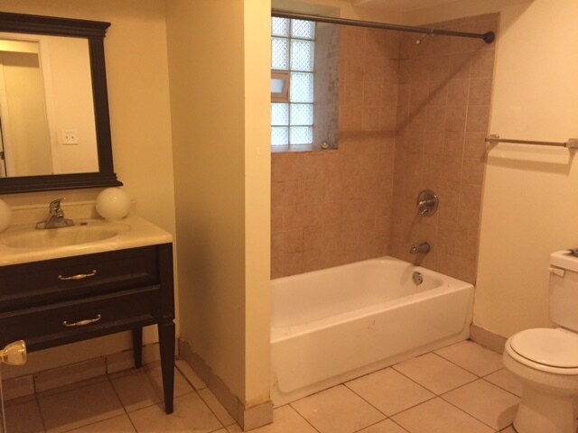 Photo - 3324 N Hamlin Ave Unit G