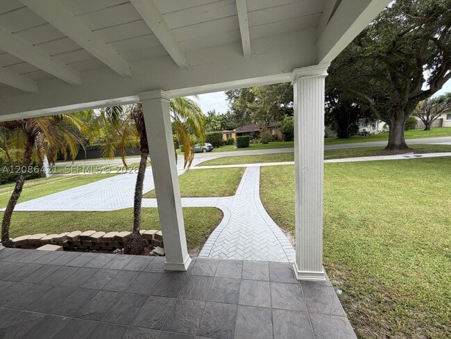 Photo - 1250 Wren Ave