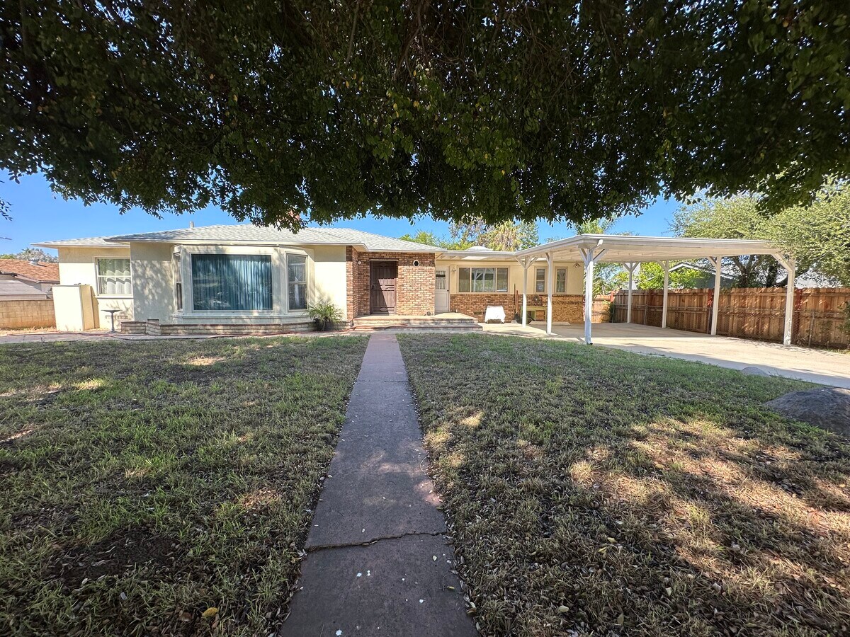 Photo - 2152 Bear Valley Pky