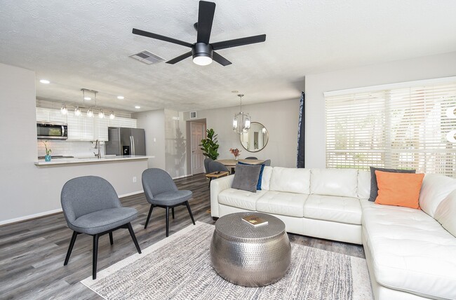 Building Photo - 8051 Bay Branch Dr Unit 112