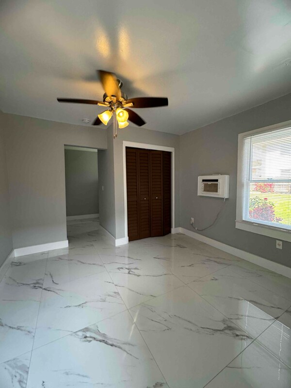 Photo - 921 N 19th Ave Unidad 9