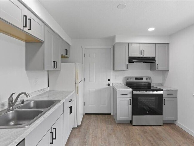 Photo - 724 S Morain St Unit #B