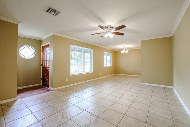Photo - 1005 E Cavalier Dr