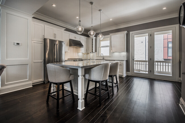 Photo - 118 W Starr Ave