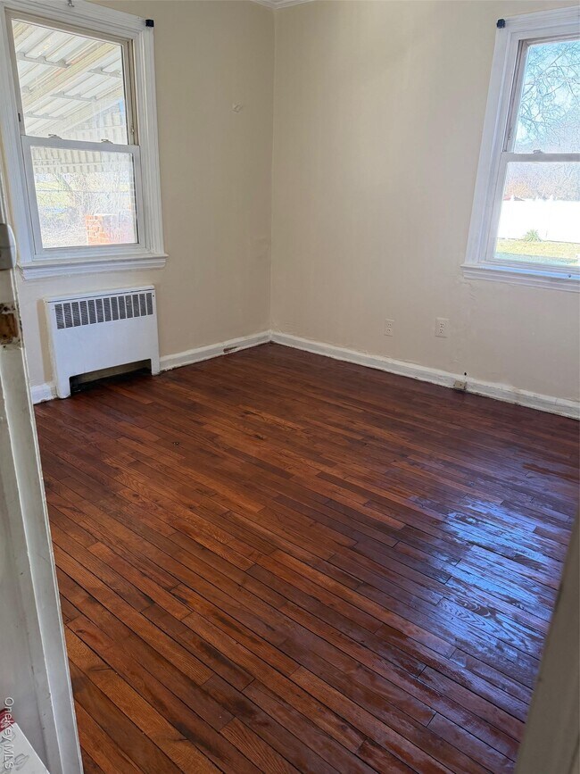 Photo - 650 Winthrop Dr