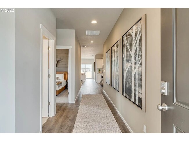4769-KE4769 Breitenbush Ave NE