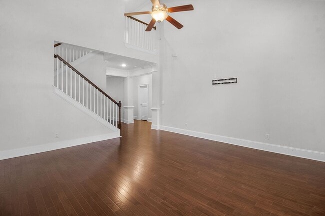 Photo - 108 Danbury Ct