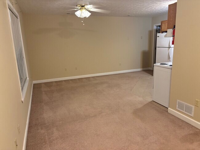 Photo - 82 S Pembroke Ave