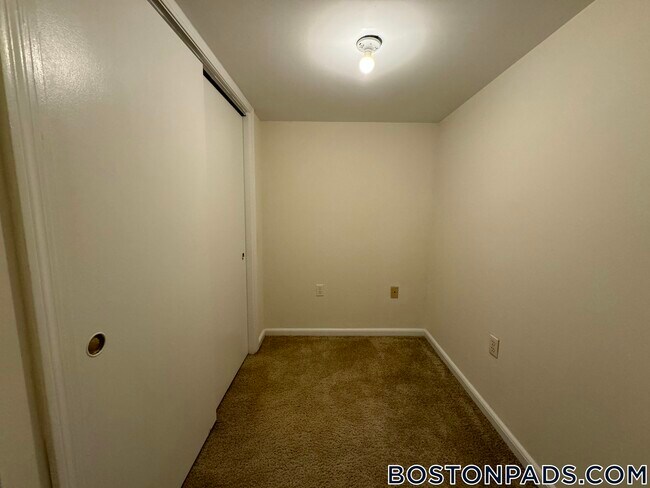Building Photo - 1223 Beacon St Rental