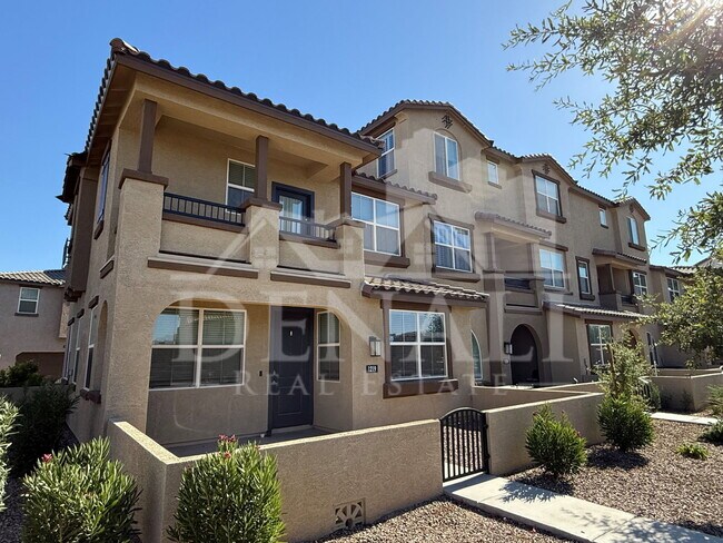 Building Photo - 1255 N Arizona Ave