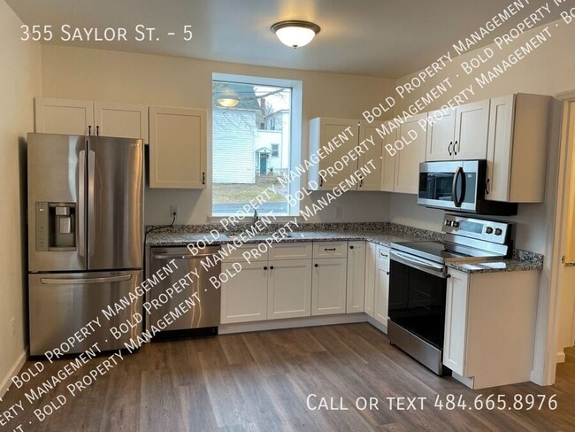 Building Photo - 355 Saylor St Unit 5