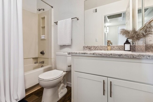 1BR, 1BA - 534SF - Bedroom