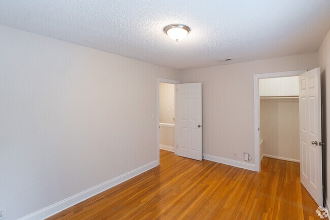 2BD,2BA 882SF