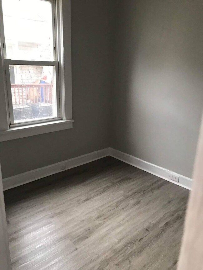 Photo - 7621 Star Ave Unit DOWN