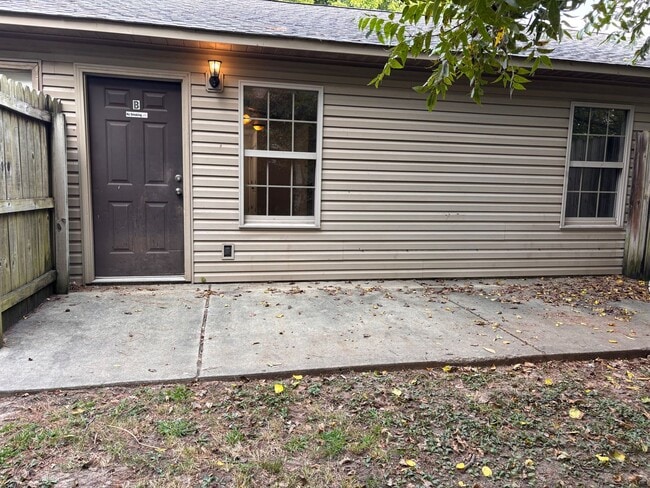 Building Photo - 612 N 5th St Unit 612B Rental