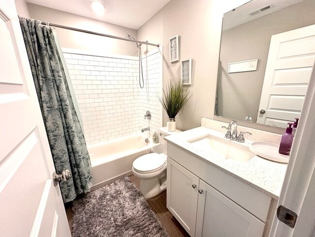 Photo - Furnished House in Avon